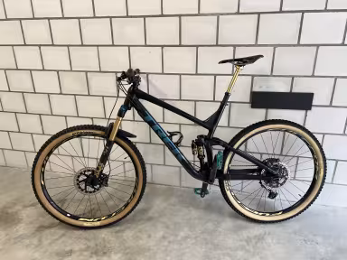TREK Slash 8