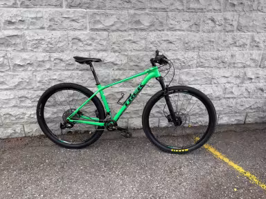 TREK Superfly 6