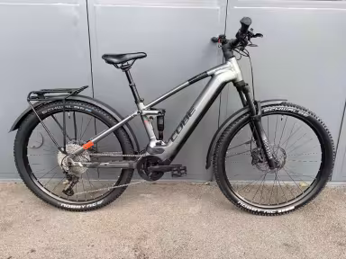 Cube Stereo Hybrid