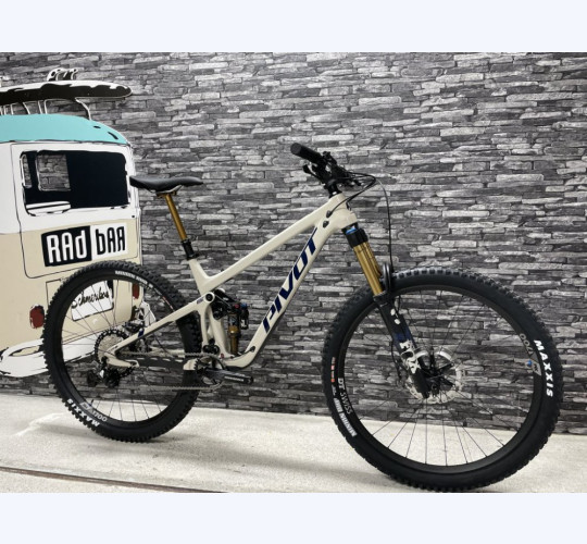 2022 Pivot Switchblade en soldes 