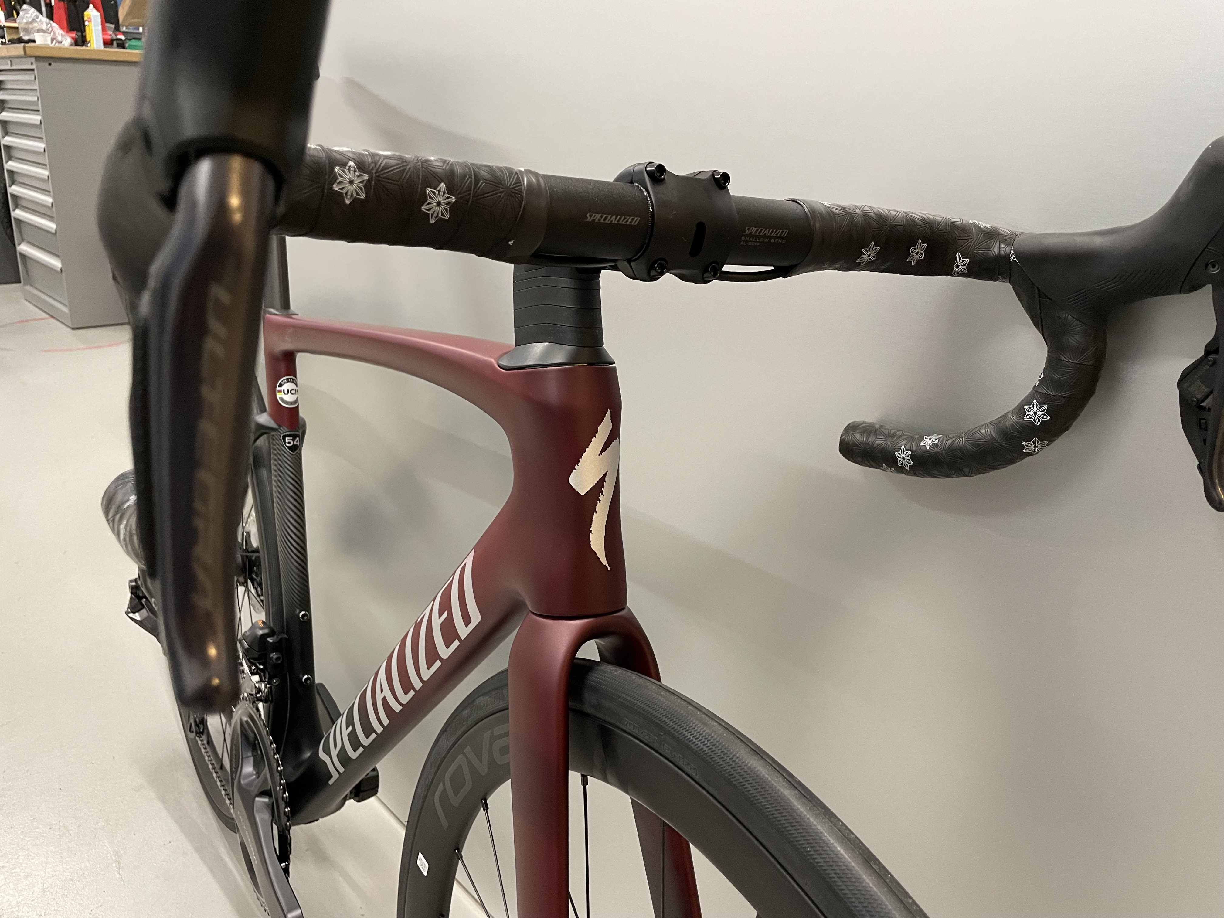 2023 SPECIALIZED Tarmac SL7 Expert zu verkaufen - Neu, Bordeaux
