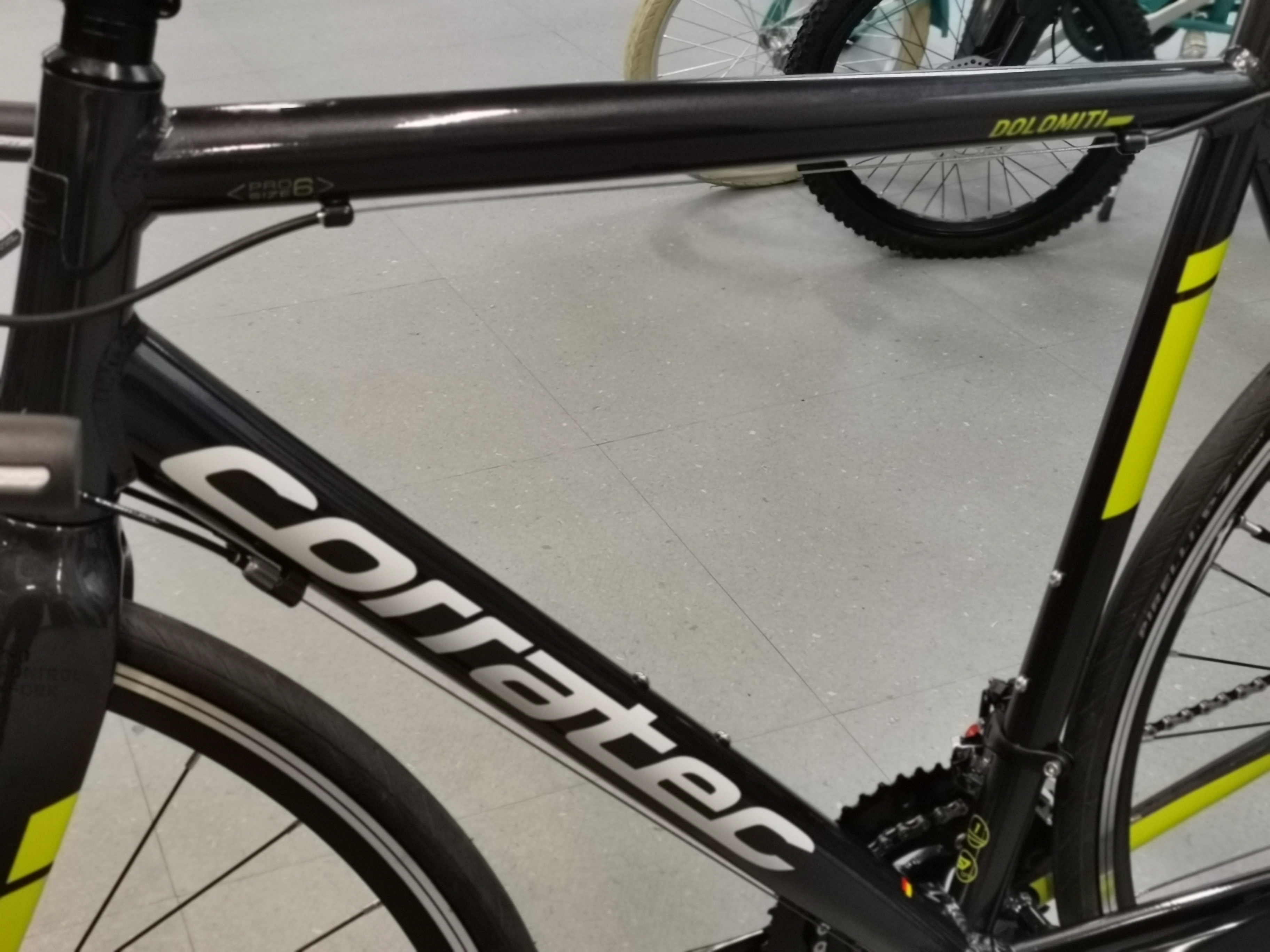 ウェア corratec DOROMITI  Monton Corratec Dolomiti Expert Neon-Yellow/White – FelixBike