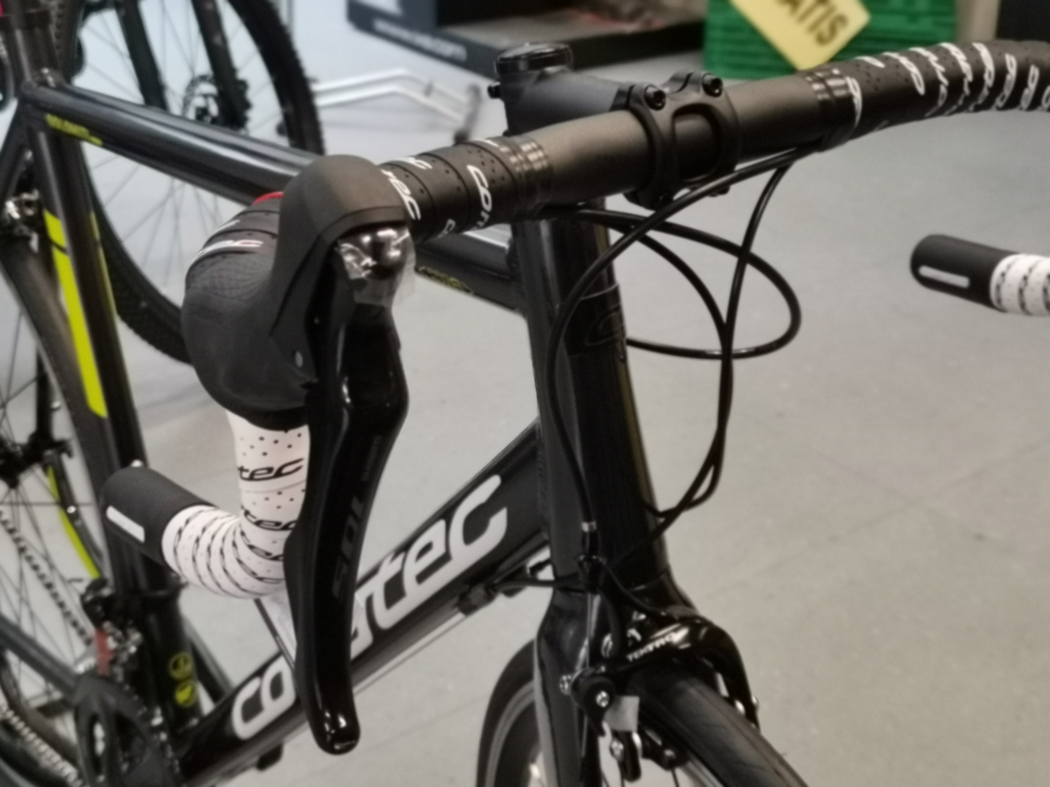 ウェア corratec DOROMITI  Monton Corratec Dolomiti Expert Black/Neon-Green – The Bicycle Store