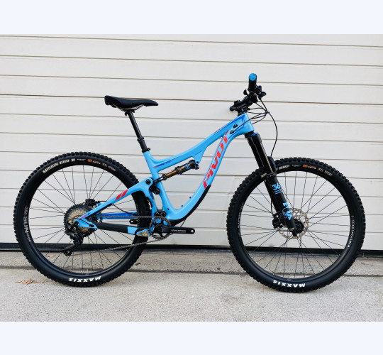 Pivot Switchblade