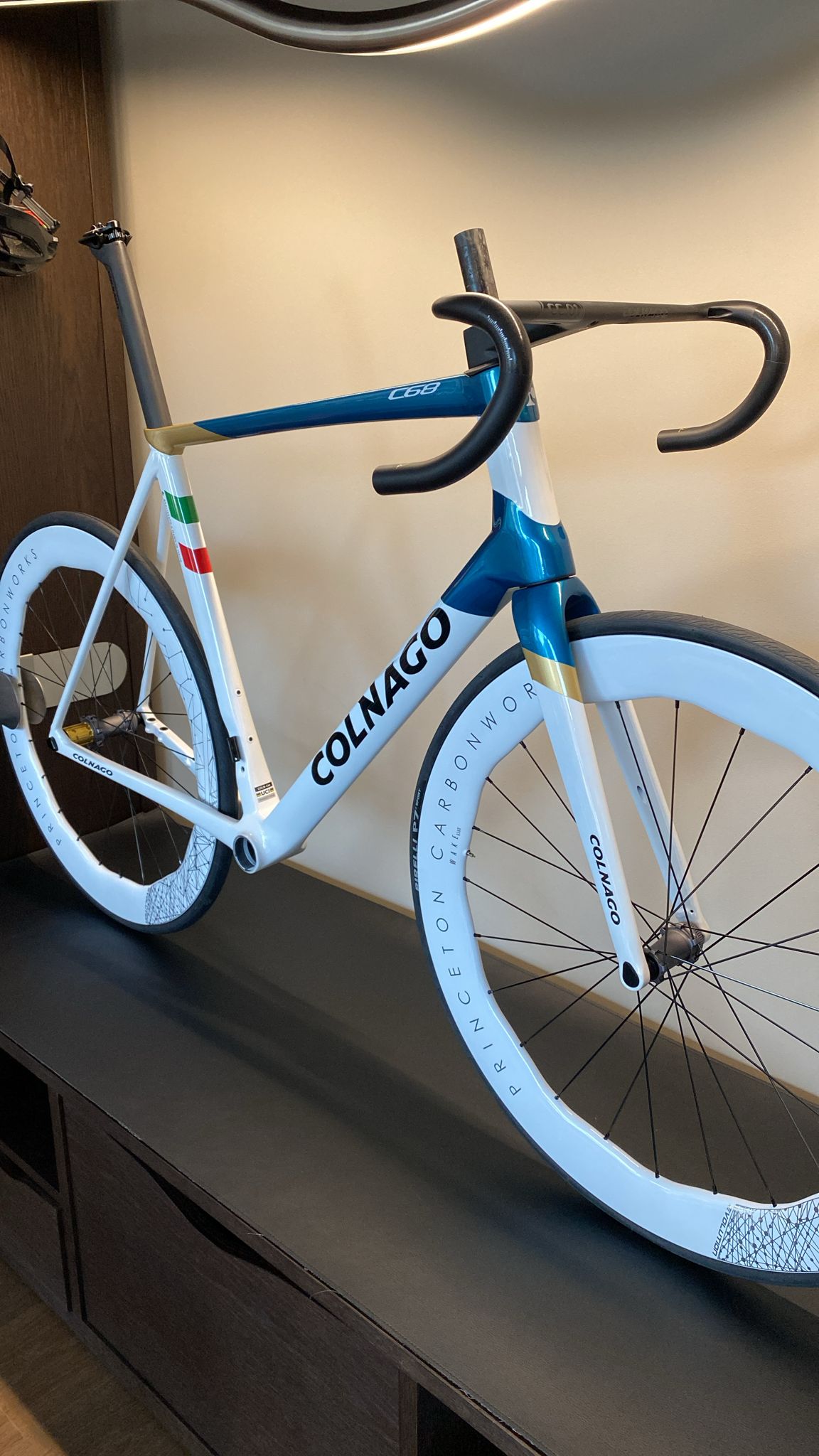 carbon rennrad unter 7 kg KABON Rennrad, 700C Carbonfaser Rahmen 24S Schaltung Rennrad mit Shimano 105 Di2 7170 Gruppensatz Scheibenbremse Rennräder für Erwachsene Sport & Freizeit $50-$75 Shopify_option1:58-15-140 FIVE TEN Freerider Pro