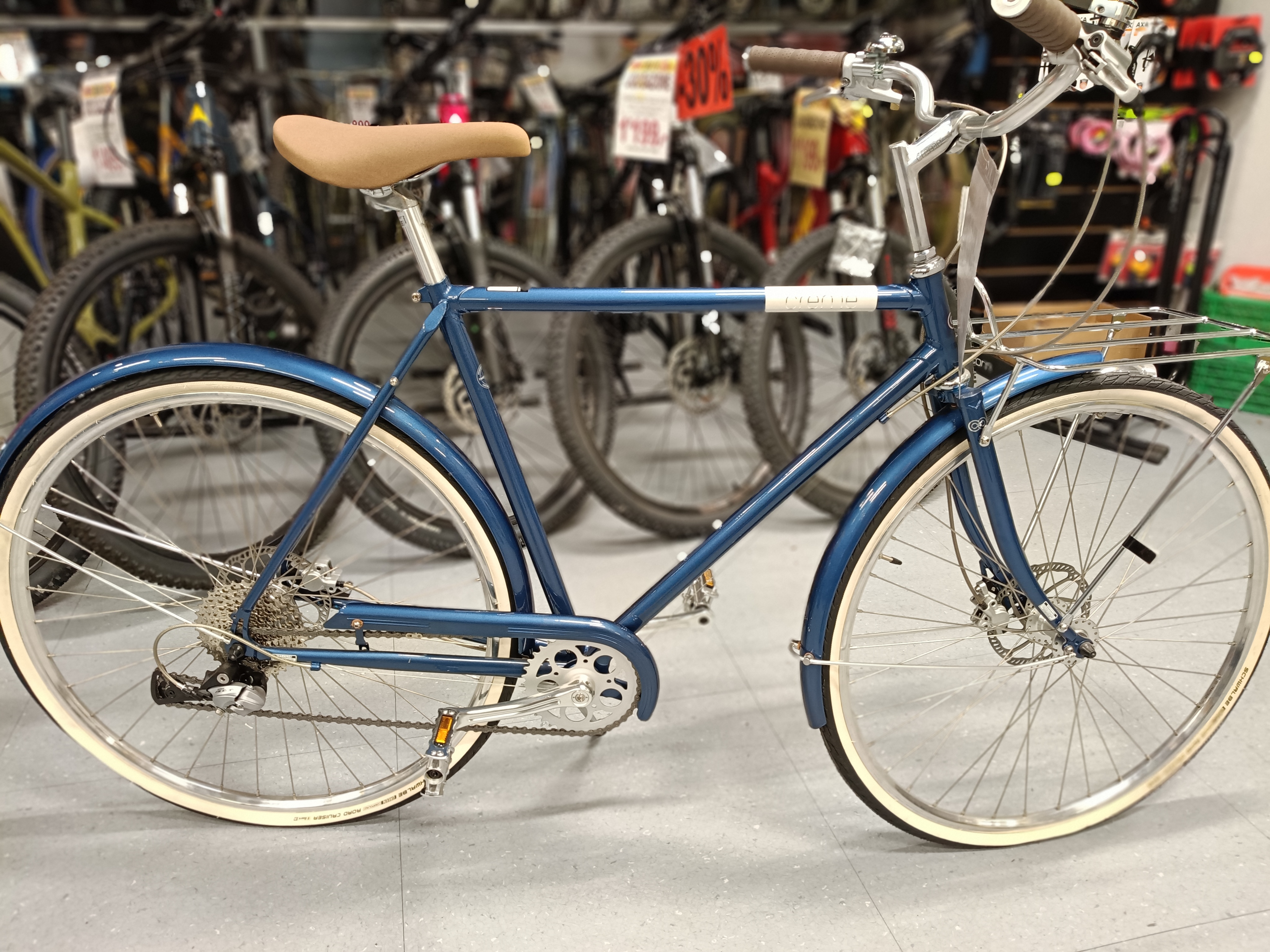 Retro Bicycle Creme Caferacer Man Uno Urban Bike Creme Cycles