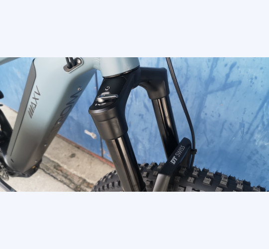 Bergstrom AXV 869
