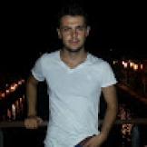 mustafa de AI/AR