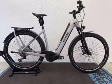 Cube Kathmandu Hybrid SLX 750