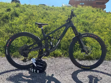 TREK Slash 9.9 X0 AXS T-Type Gen 6