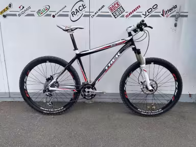 TREK 8000