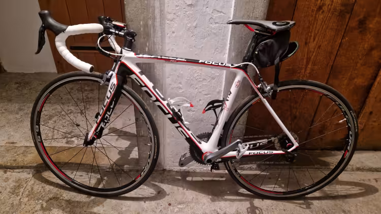 Focus Izalco Pro
