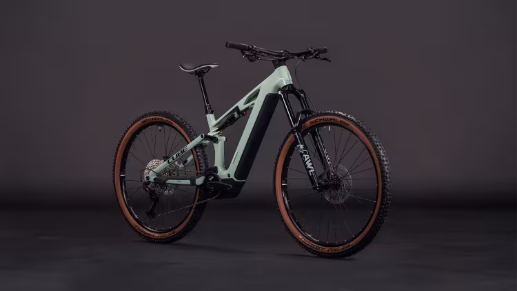 Cube Stereo Hybrid ONE44 HPC Race 800