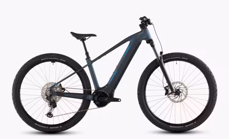Cube  Reaction Hybrid Pro 800