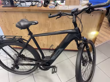 Cube Kathmandu Hybrid EXC 625