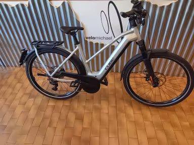 Cube  Kathmandu Hybrid 45 750