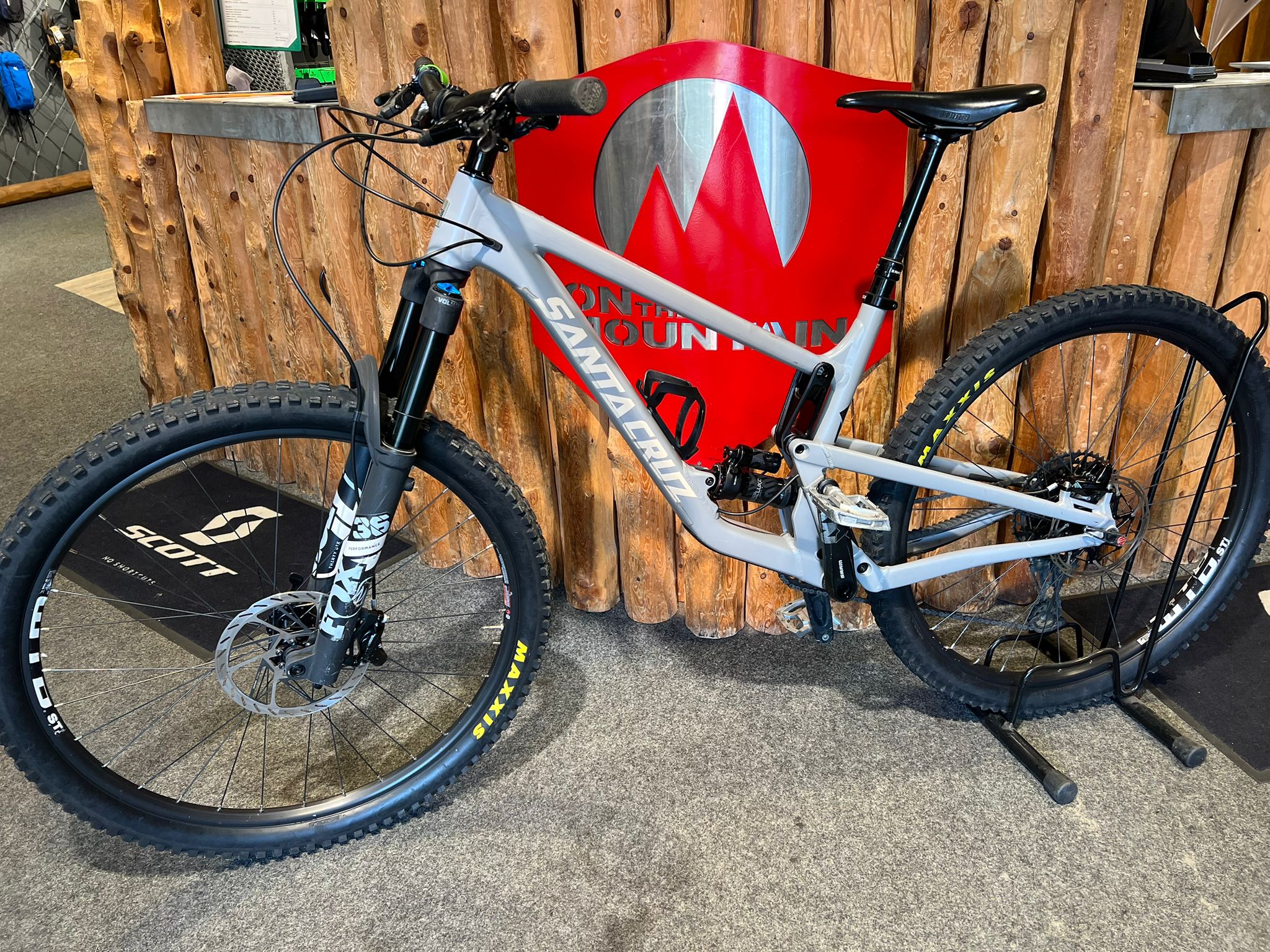 Hightower Santa Cruz Nomad Occasion 2022 Santa Cruz Hightower A En