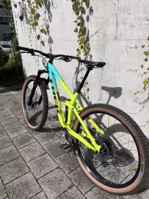 TREK Slash 8