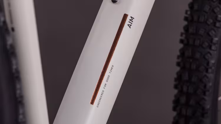 Cube  Aim Pro