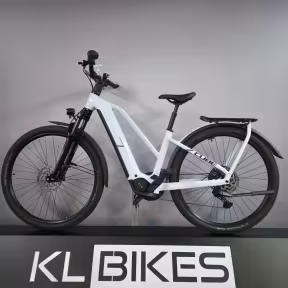 Cube Kathmandu Hybrid ONE 800