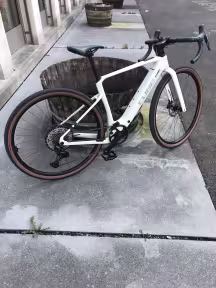 Cube Nuroad Hybrid C:62 Race 400X