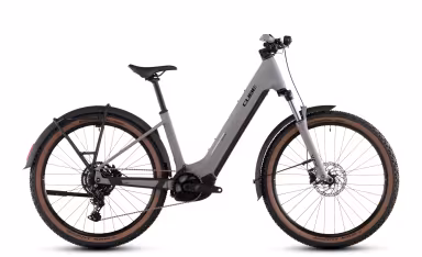 Cube  Reaction Hybrid Performance 600 FE