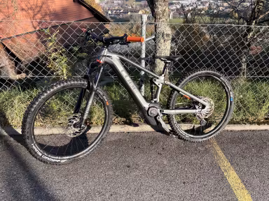 Cube Stereo Hybrid 120 TM 625