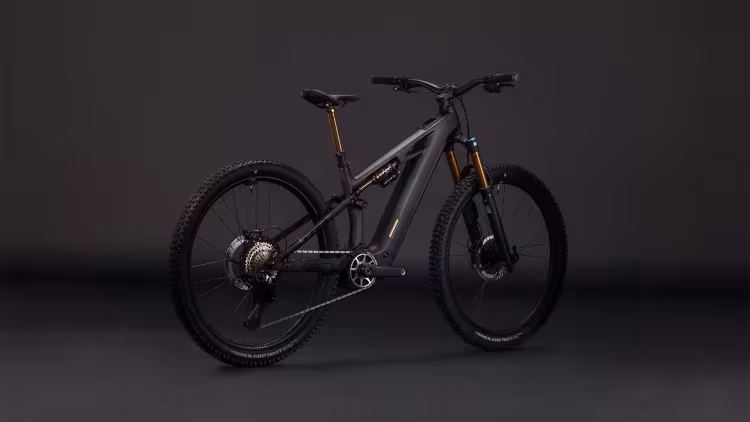 Cube  Stereo Hybrid ONE44 HPC AT 800