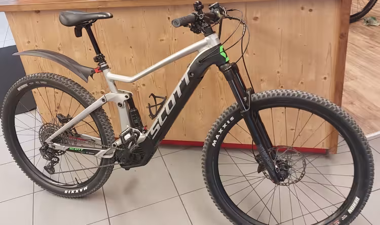 SCOTT Strike eRide 30