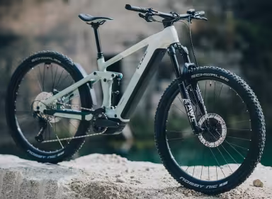 Cube Stereo Hybrid ONE44 EXC 800