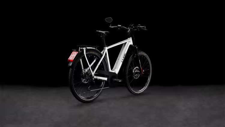 Cube  Kathmandu Hybrid 45 750