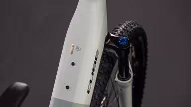 Cube  Reaction Hybrid Pro 800