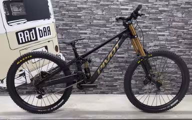 Pivot Phoenix Black Gloss, Gr. S3, Custom