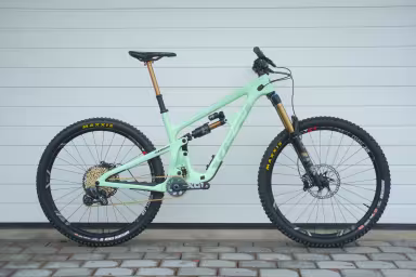 Yeti Cycles Sb160 Turq Series Radium Custom Large
