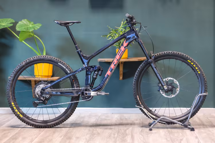 TREK Slash 9
