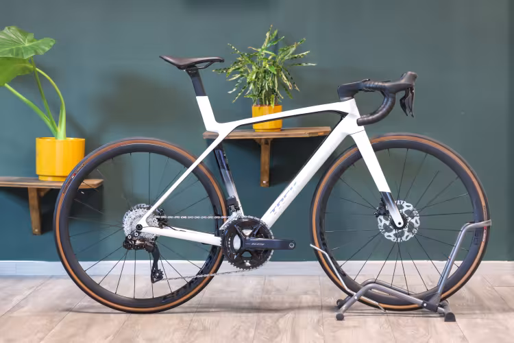 TREK Madone Sl 6 8E Gén.