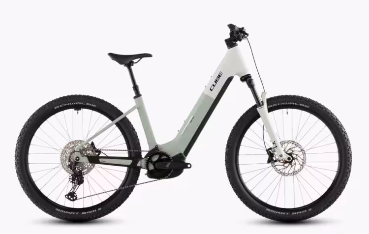 Cube  Reaction Hybrid Pro 800