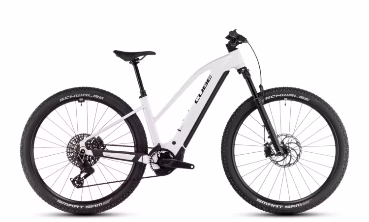 Cube Reaction Hybrid SLT 800