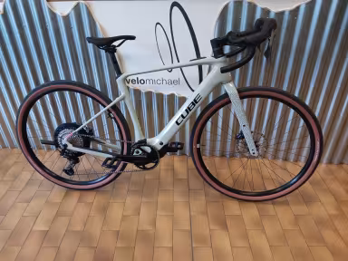 Cube  Nuroad Hybrid C:62 Race 400X