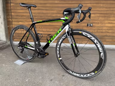 TREK Madone 7 Series