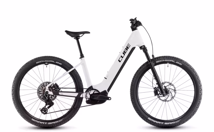 Cube Reaction Hybrid SLT 800