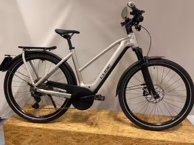 Cube Kathmandu Hybrid