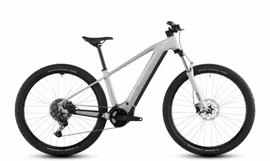 Cube Reaction Hybrid ONE 800