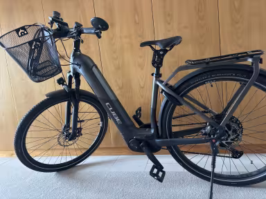 Cube KATHMANDU HYBRID SLT 625