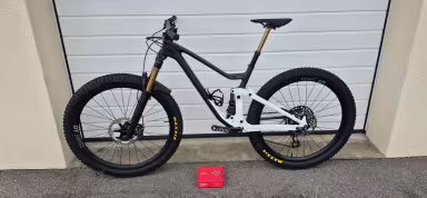 SCOTT Genius Tuned Axs