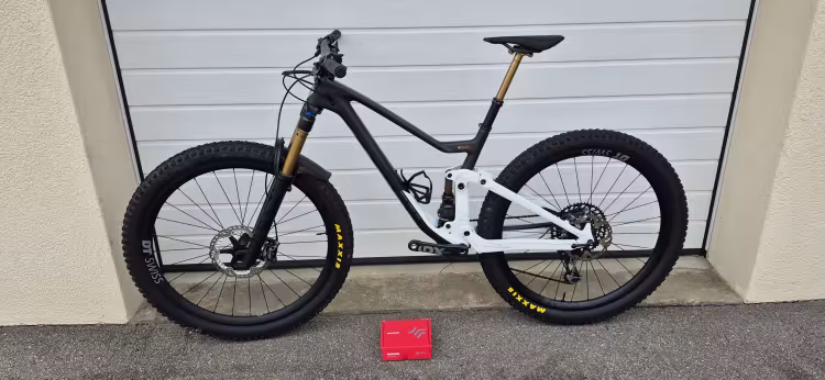 SCOTT Genius Tuned Axs