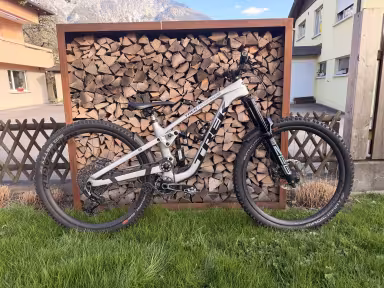 TREK Slash 9.9 X0 AXS T-Type Gen 6