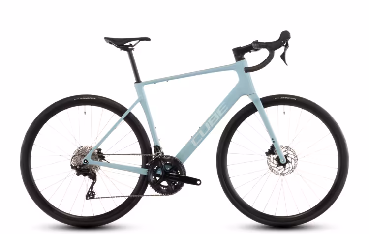 Cube  Attain C:62 Race