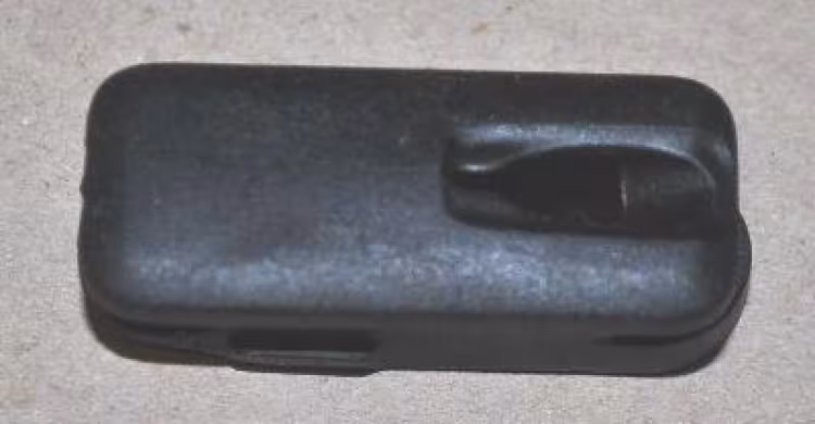 Giant fiche de câble avec trou