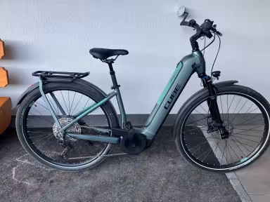 Cube Kathmandu Hybrid Exc 750